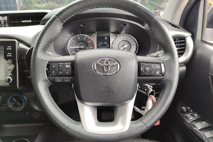 REVO PRE 2022 2.4 MID AT DOUBLE CAB BLACK  3402 full