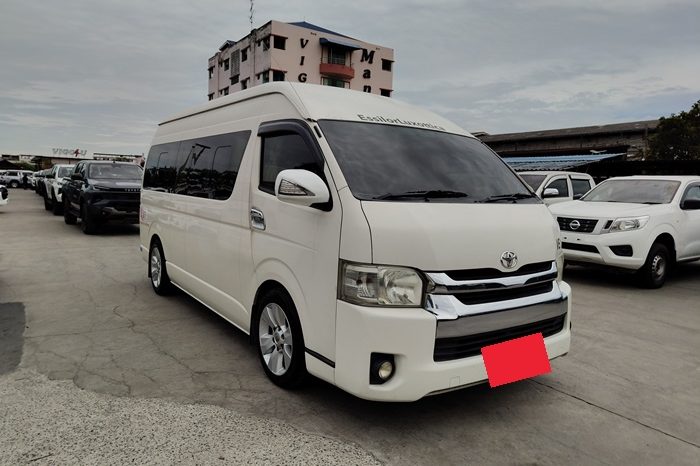 TOYOTA 2WD 2017 3.0 MT COMMUTER WHITE  2052 full