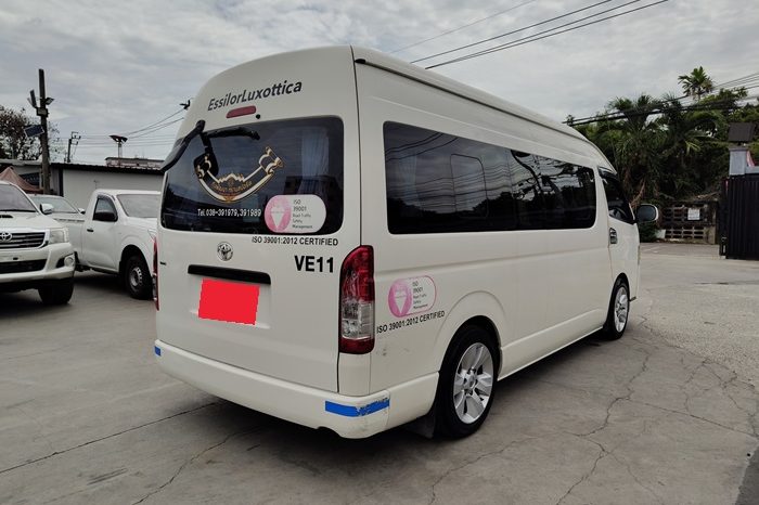 TOYOTA 2WD 2017 3.0 MT COMMUTER WHITE  2052 full