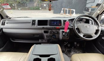 TOYOTA 2WD 2017 3.0 MT COMMUTER WHITE  2052 full