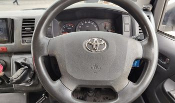 TOYOTA 2WD 2017 3.0 MT COMMUTER WHITE  2052 full
