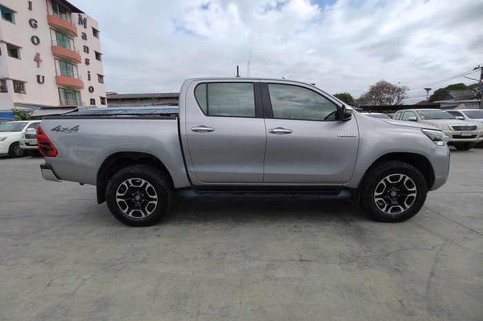 REVO 4WD 2020 2.4 MID MT DOUBLE CAB SILVER  5400 full