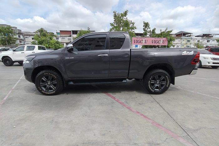 REVO 4WD 2022 2.4 MID MT SMART CAB DARK GREY  9433 full