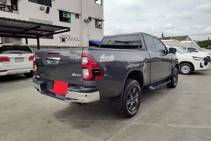 REVO 4WD 2022 2.4 MID MT SMART CAB DARK GREY  9433 full