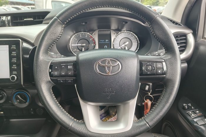 REVO 4WD 2022 2.4 MID MT SMART CAB DARK GREY  9433 full