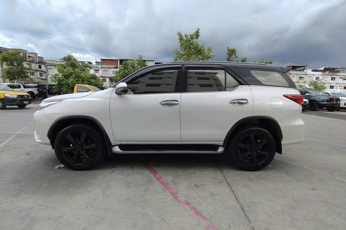 TOYOTA 4WD 2018 2.8V AT FORTUNER WHITE  5729 full