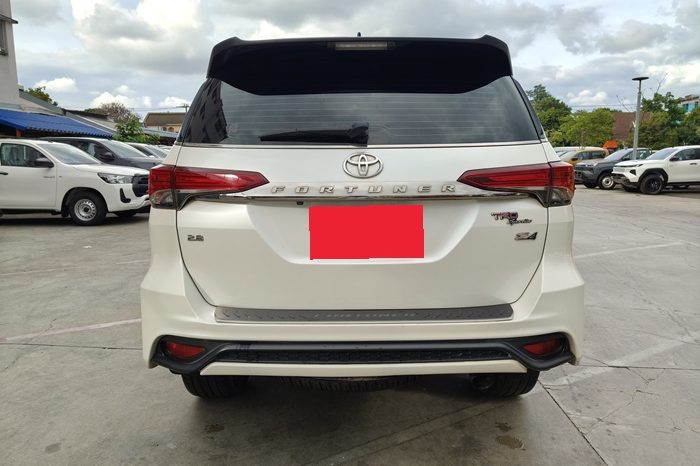 TOYOTA 4WD 2018 2.8V AT FORTUNER WHITE  5729 full