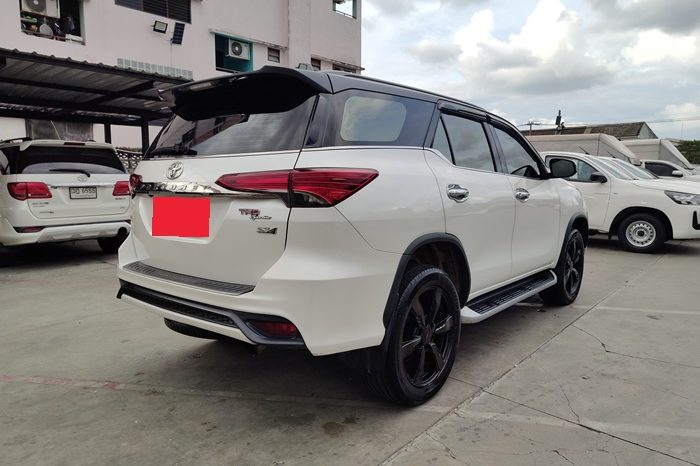 TOYOTA 4WD 2018 2.8V AT FORTUNER WHITE  5729 full