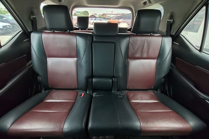 TOYOTA 4WD 2018 2.8V AT FORTUNER WHITE  5729 full