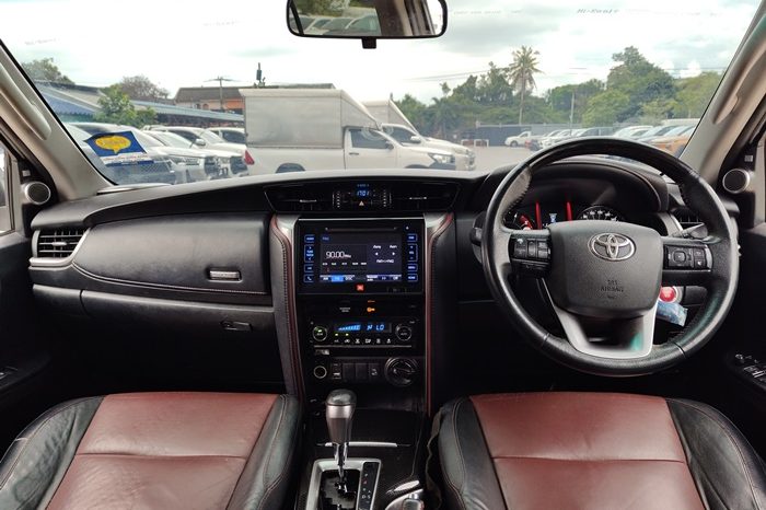 TOYOTA 4WD 2018 2.8V AT FORTUNER WHITE  5729 full