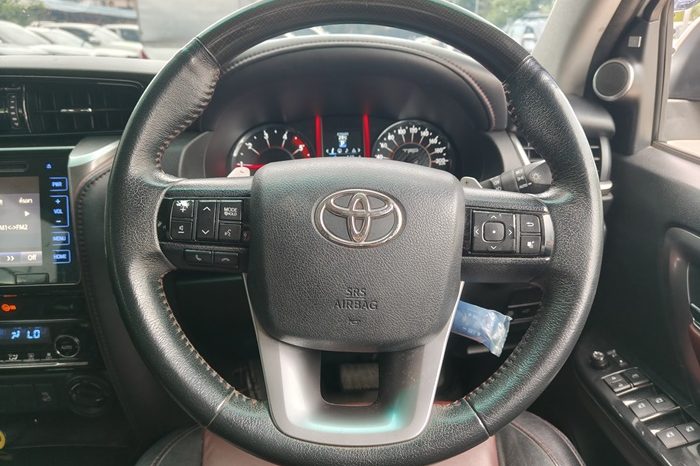 TOYOTA 4WD 2018 2.8V AT FORTUNER WHITE  5729 full