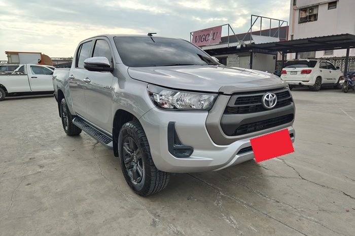 REVO PRE 2020 2.4 ENTRY AT DOUBLE CAB SILVER  3207 full
