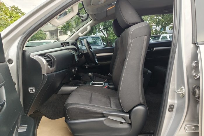 REVO PRE 2020 2.4 ENTRY AT DOUBLE CAB SILVER  3207 full