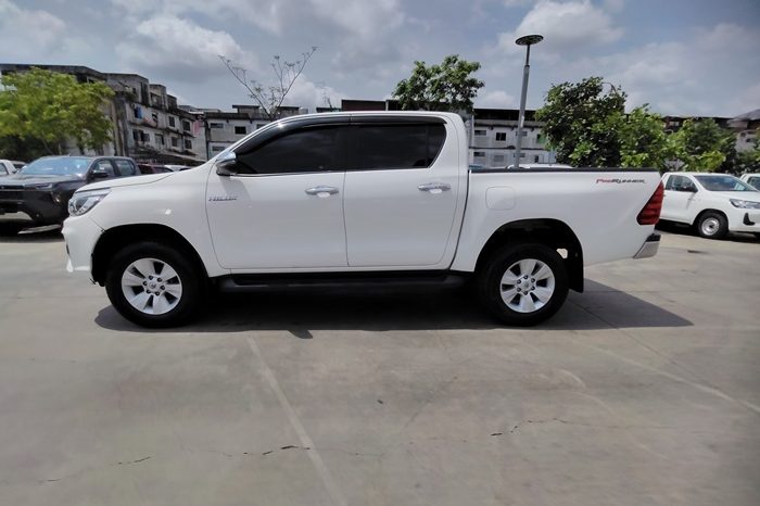 REVO PRE 2020 2.4E AT DOUBLE CAB WHITE  62388 full