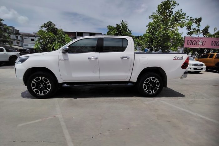 REVO 4WD 2022 2.4 MID MT DOUBLE CAB WHITE  4438 full