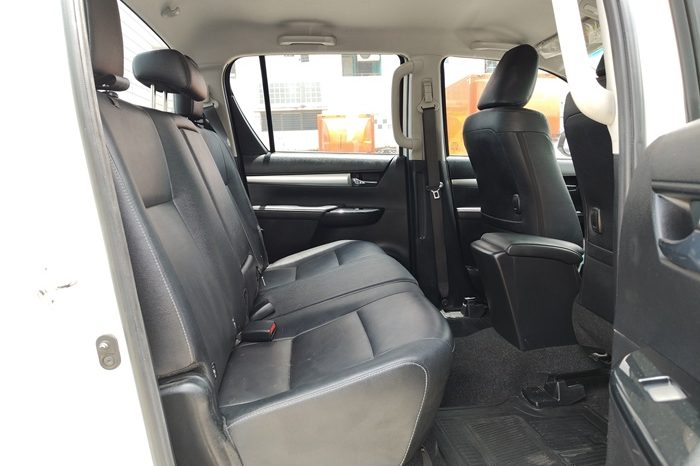 REVO 4WD 2022 2.4 MID MT DOUBLE CAB WHITE  4438 full