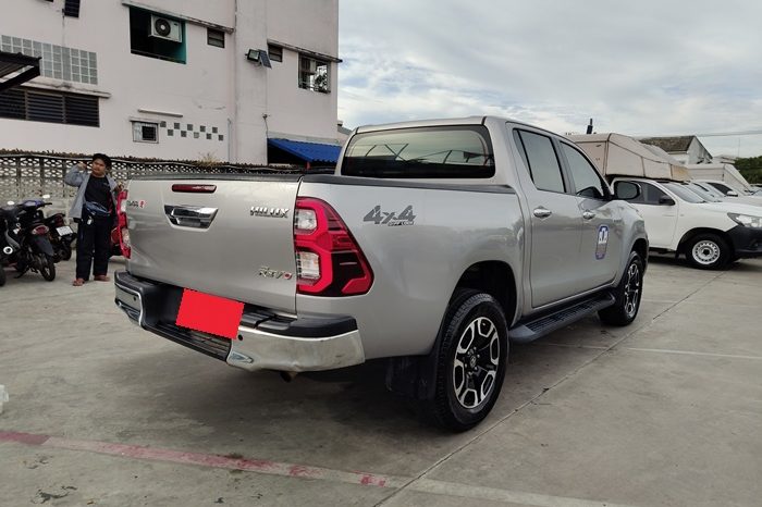REVO 4WD 2020 2.4 MID MT DOUBLE CAB SILVER  5974 full