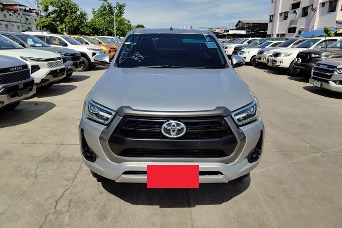 REVO 4WD 2021 2.4 MID MT SMART CAB SILVER  4250 full