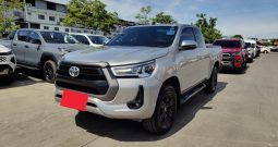 REVO 4WD 2021 2.4 MID MT SMART CAB SILVER  4250