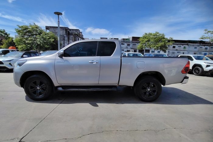 REVO 4WD 2021 2.4 MID MT SMART CAB SILVER  4250 full
