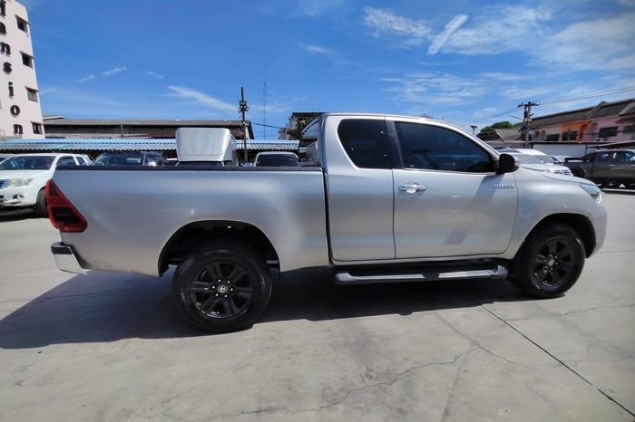 REVO 4WD 2021 2.4 MID MT SMART CAB SILVER  4250 full