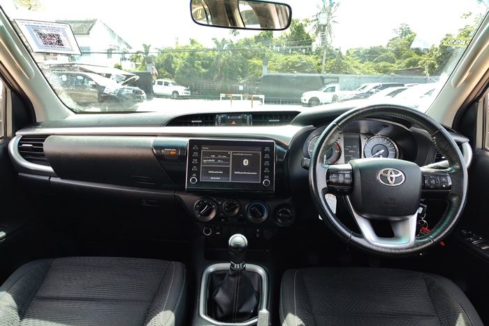 REVO 4WD 2021 2.4 MID MT SMART CAB SILVER  4250 full