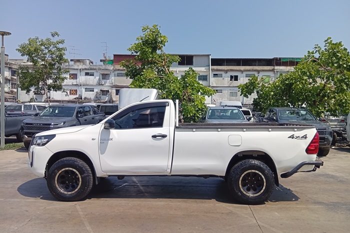 REVO 4WD 2021 2.8 ENTRY MT STANDARD WHITE  1804 full