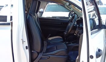 REVO 4WD 2021 2.8 ENTRY MT STANDARD WHITE  1804 full