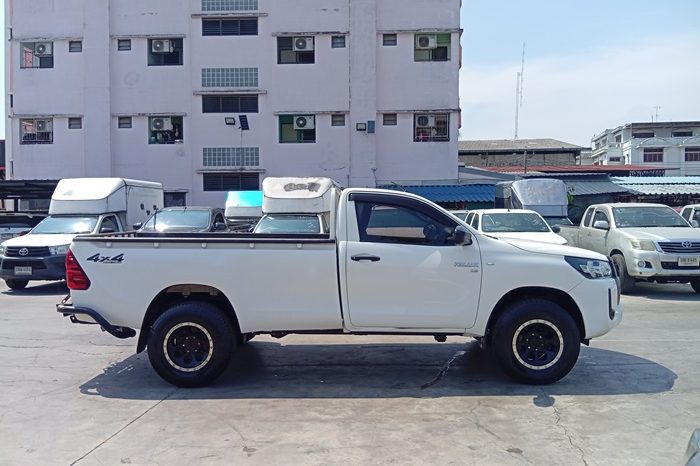 REVO 4WD 2021 2.8 ENTRY MT STANDARD WHITE  1804 full