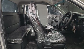 REVO 2WD 2018 2.4J MT SMART CAB SILVER  1144 full