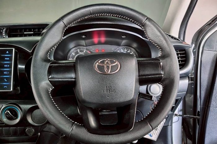 REVO 2WD 2018 2.4J MT SMART CAB SILVER  1144 full