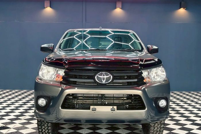 REVO 2WD 2018 2.4 ENTRY MT STANDARD BRONZE 1439 full