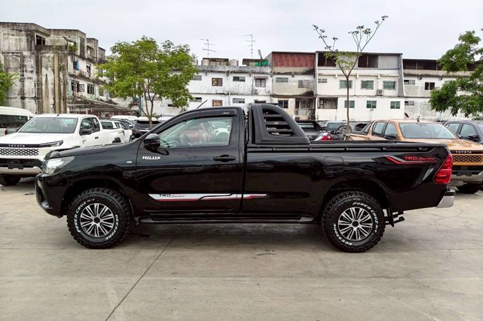 REVO 2WD 2018 2.4J MT STANDARD BLACK  1455 full