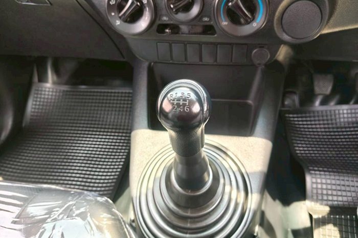 REVO 2WD 2021 2.4 ENTRY MT STANDARD DARK GREY  1819 full