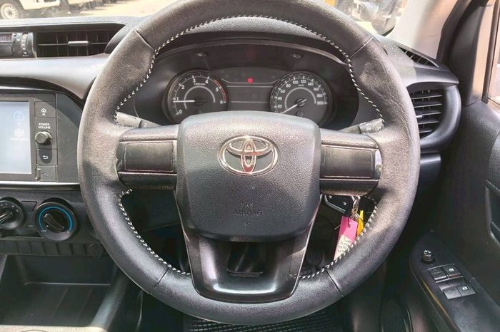 REVO 2WD 2021 2.4 ENTRY MT STANDARD DARK GREY  1819 full