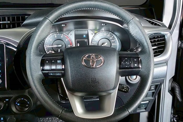 TOOYITA 4WD 2022 2.8 AT SUV TR TRANSFORMER GREY  190 full