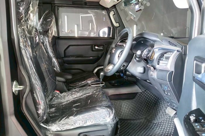 TOOYITA 4WD 2022 2.8 AT SUV TR TRANSFORMER GREY  190 full