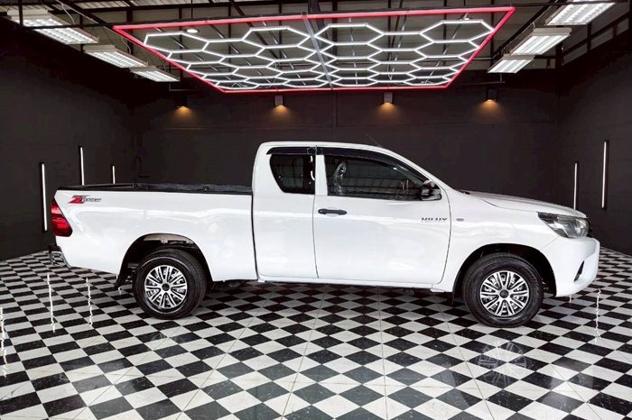 REVO 2WD 2018 2.4J MT SMART CAB WHITE  1900 full