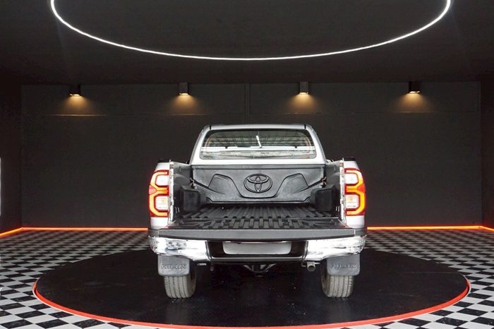 REVO 4WD 2020 2.4 MID MT SMART CAB SILVER  2607 full