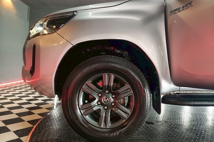 REVO 4WD 2020 2.4 MID MT SMART CAB SILVER  2607 full
