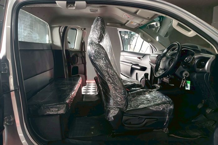 REVO 4WD 2020 2.4 MID MT SMART CAB SILVER  2607 full