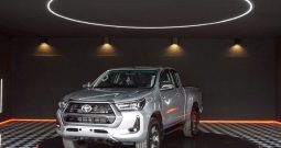 REVO 4WD 2020 2.4 MID MT SMART CAB SILVER  2607