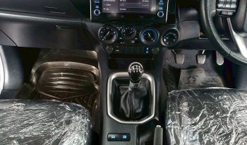 REVO 4WD 2020 2.4 MID MT SMART CAB SILVER  2607 full