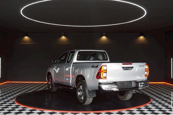 REVO 4WD 2020 2.4 MID MT SMART CAB SILVER  2607 full