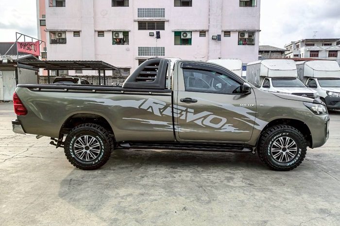REVO 2WD 2021 2.4 ENTRY MT STANDARD BRONZE 3012 full
