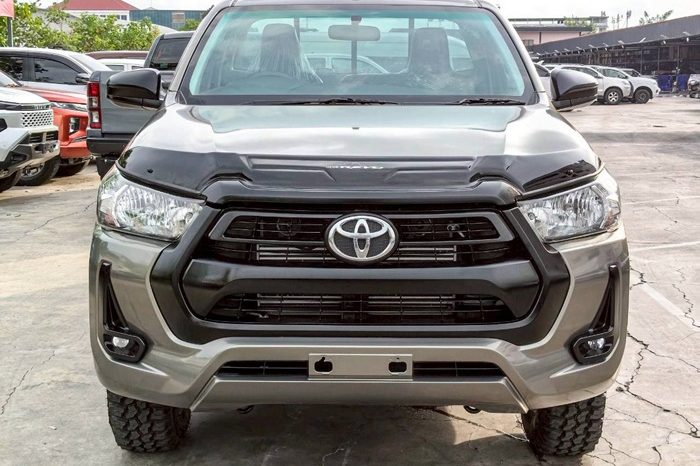 REVO 2WD 2021 2.4 ENTRY MT STANDARD BRONZE 3012 full