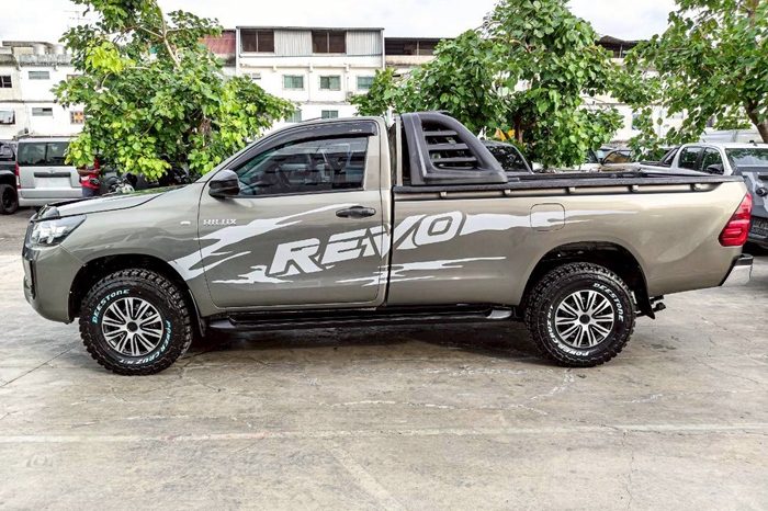 REVO 2WD 2021 2.4 ENTRY MT STANDARD BRONZE 3012 full