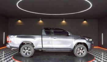 REVO 4WD 2022 2.4 MID MT SMART CAB DARK GREY  3055 full