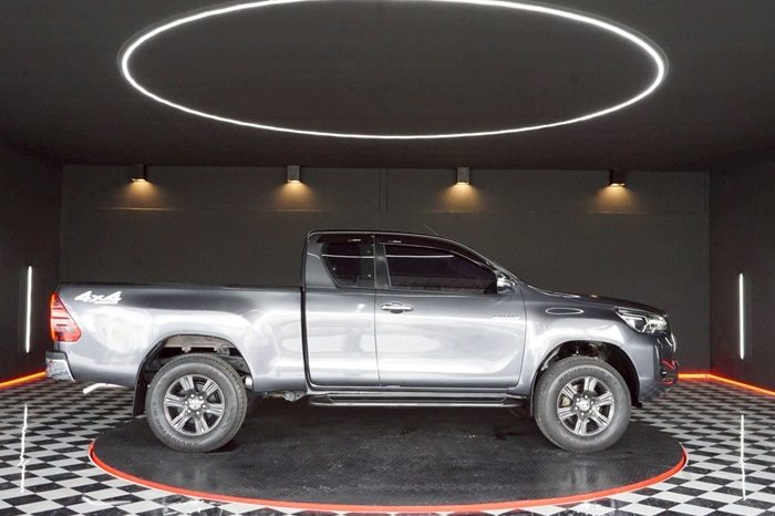 REVO 4WD 2022 2.4 MID MT SMART CAB DARK GREY  3055 full