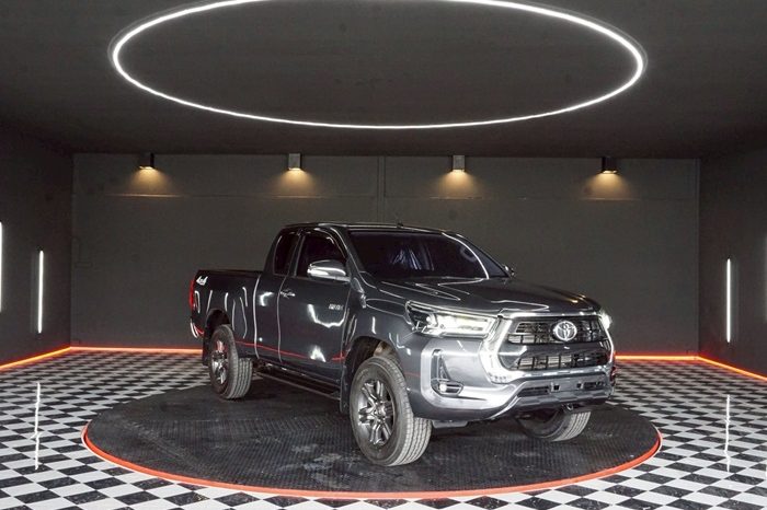 REVO 4WD 2022 2.4 MID MT SMART CAB DARK GREY  3055 full